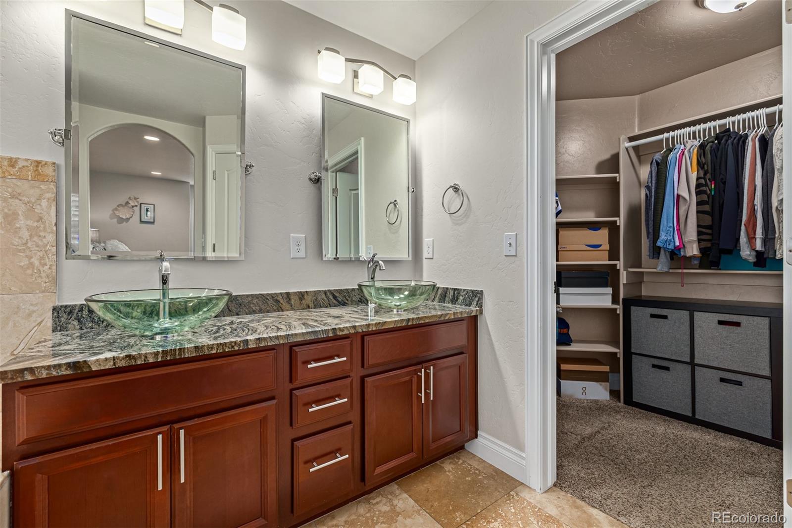 1025 S Locust Street