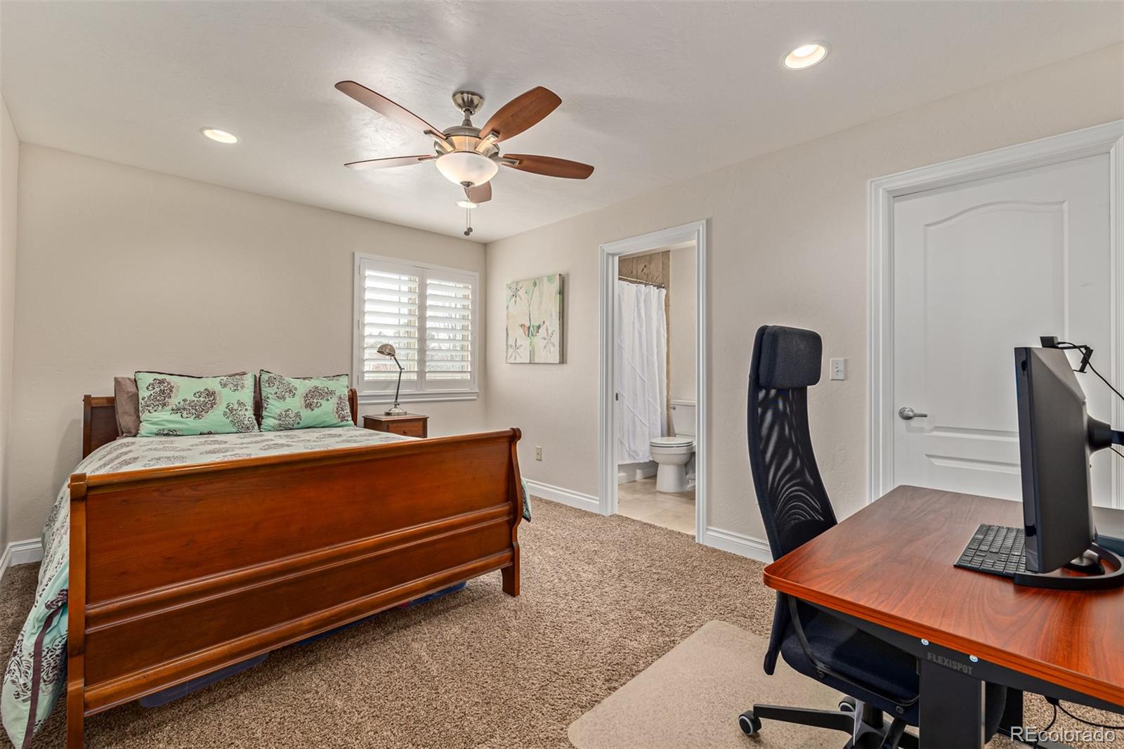 1025 S Locust Street