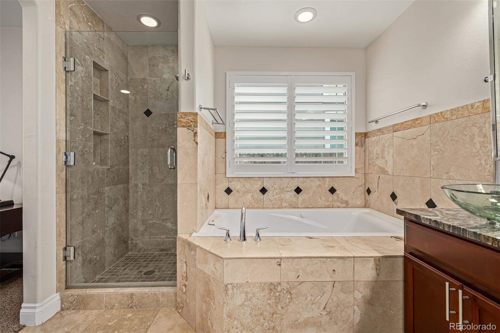 1025 S Locust Street