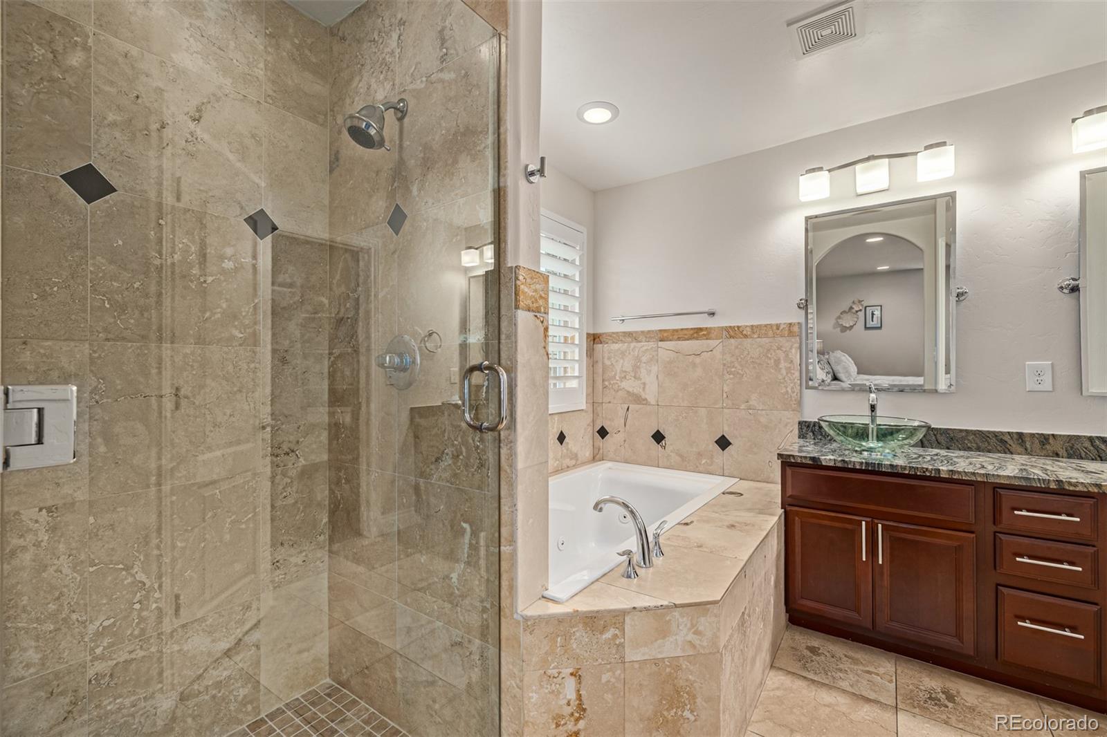 1025 S Locust Street