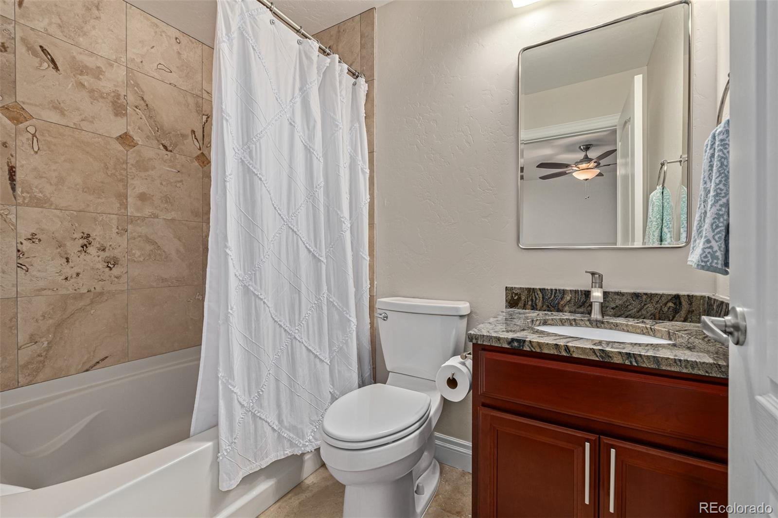 1025 S Locust Street