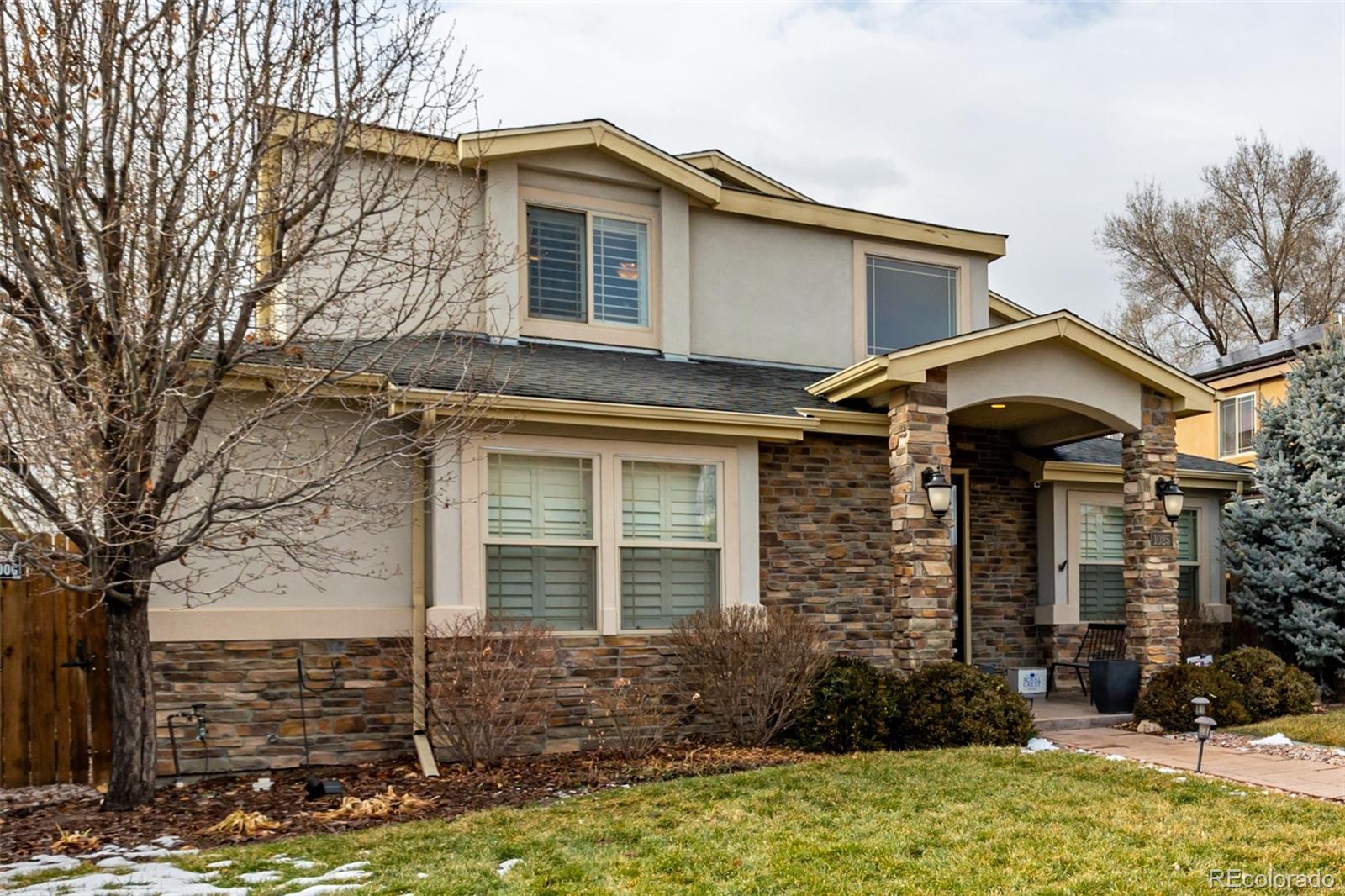 1025 S Locust Street