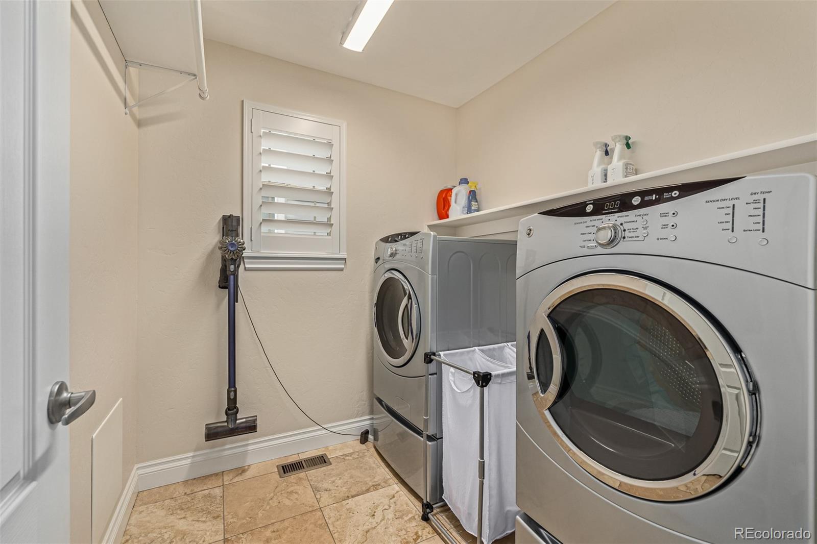 1025 S Locust Street