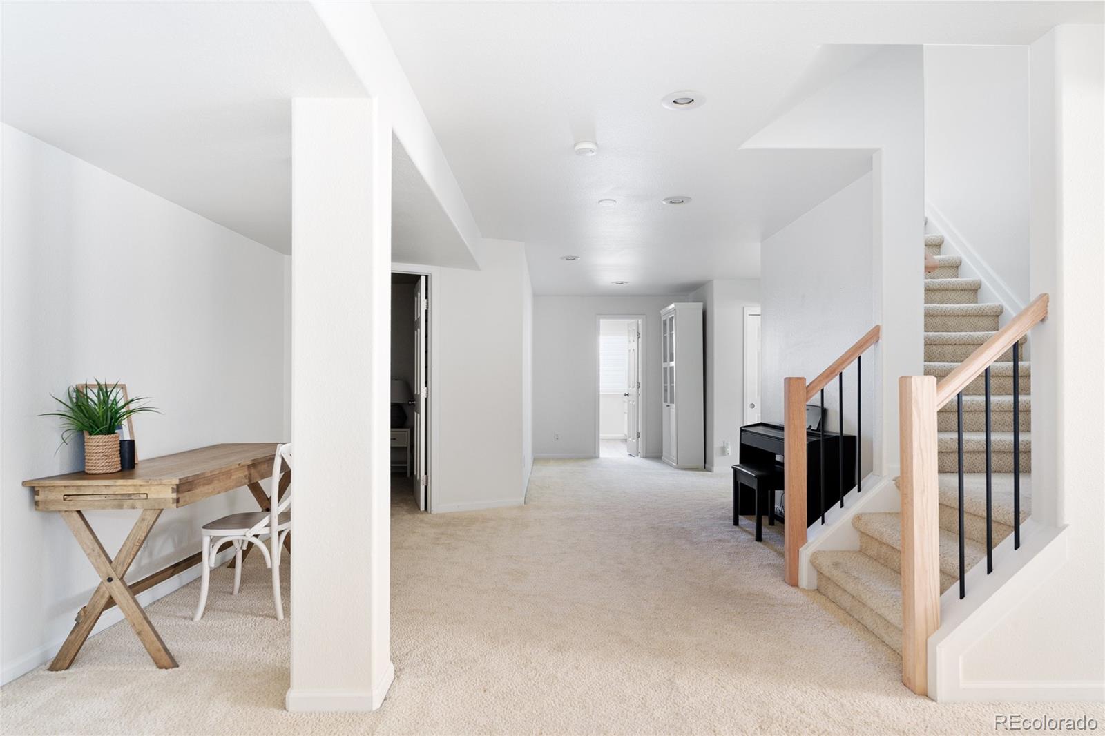 10195 Knoll Circle