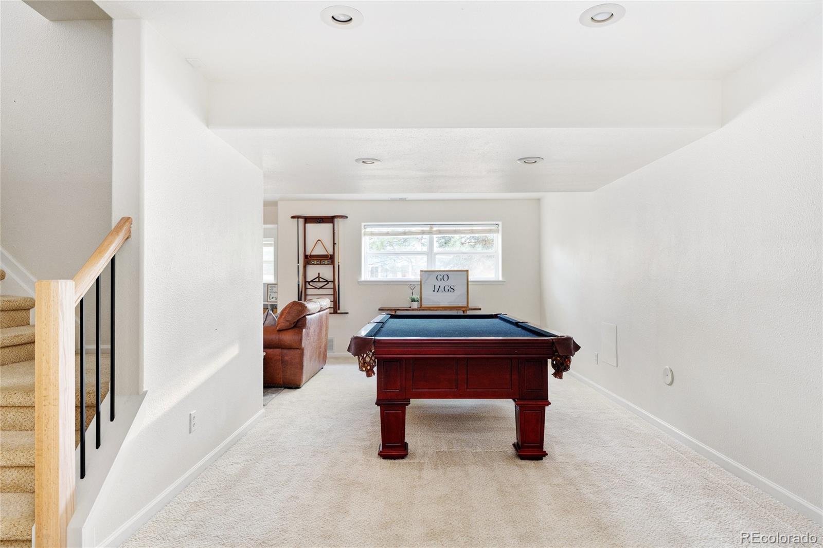 10195 Knoll Circle