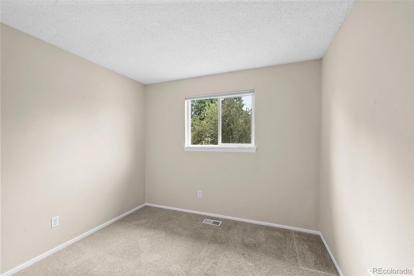 9196 W Maplewood Avenue