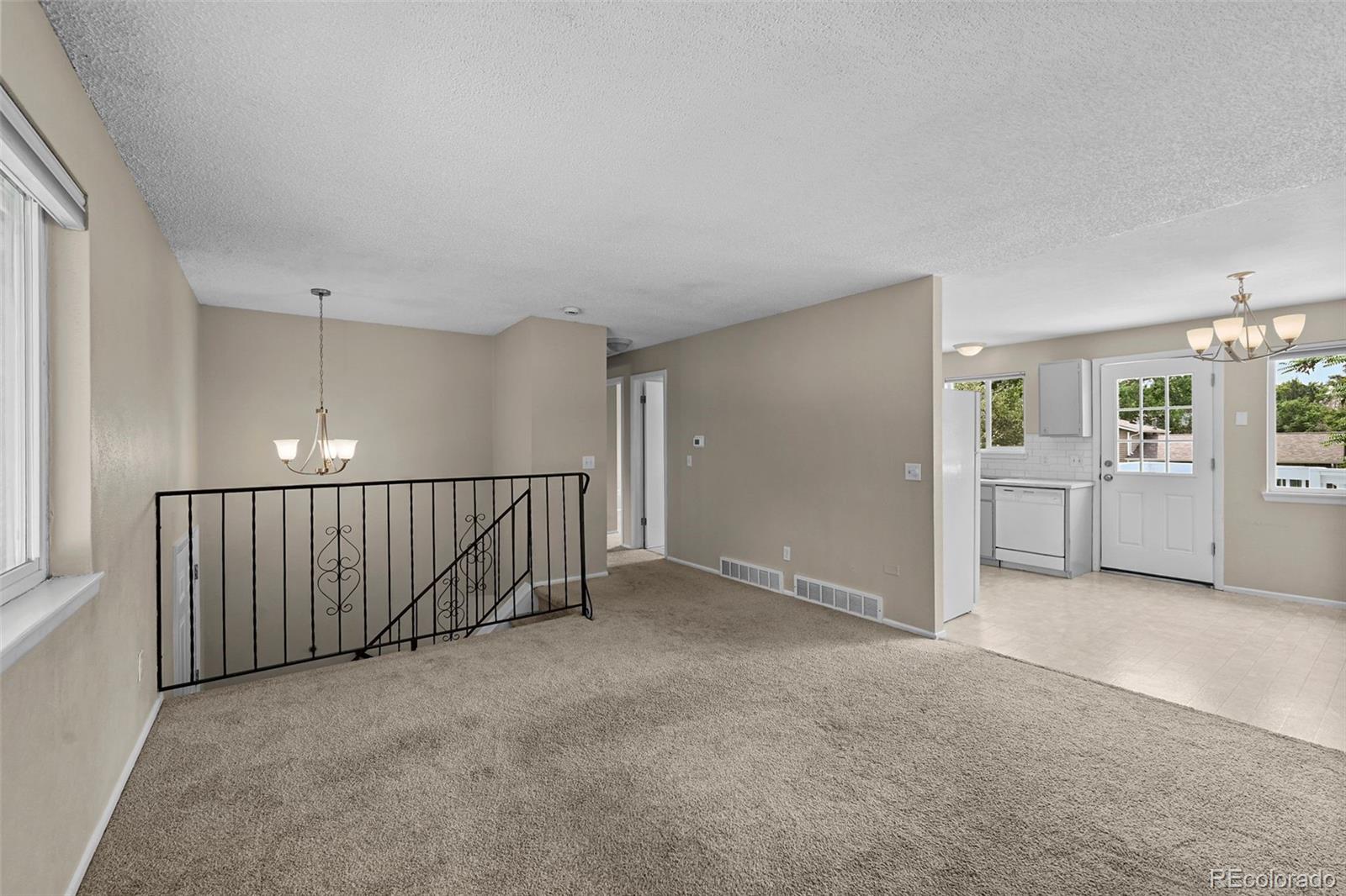 9196 W Maplewood Avenue