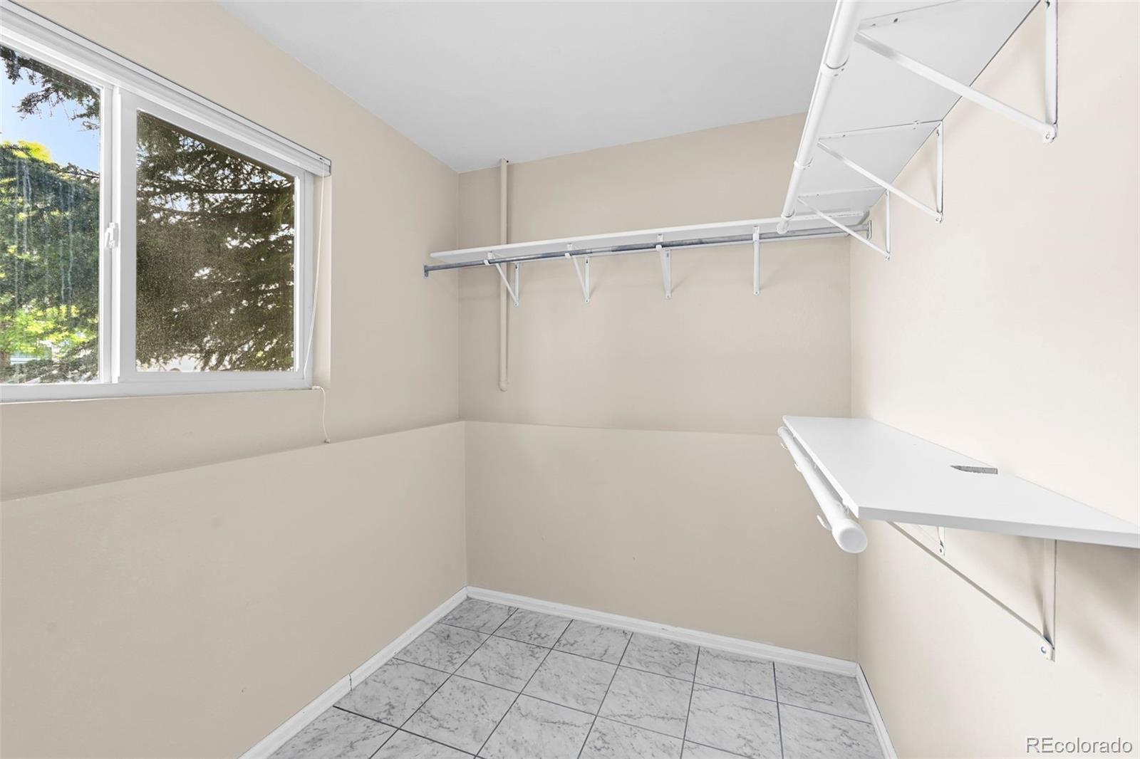 9196 W Maplewood Avenue