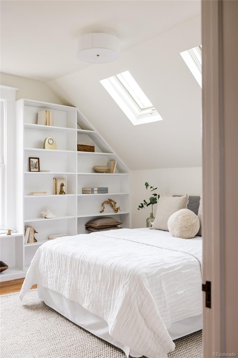 2250 N Hooker Street