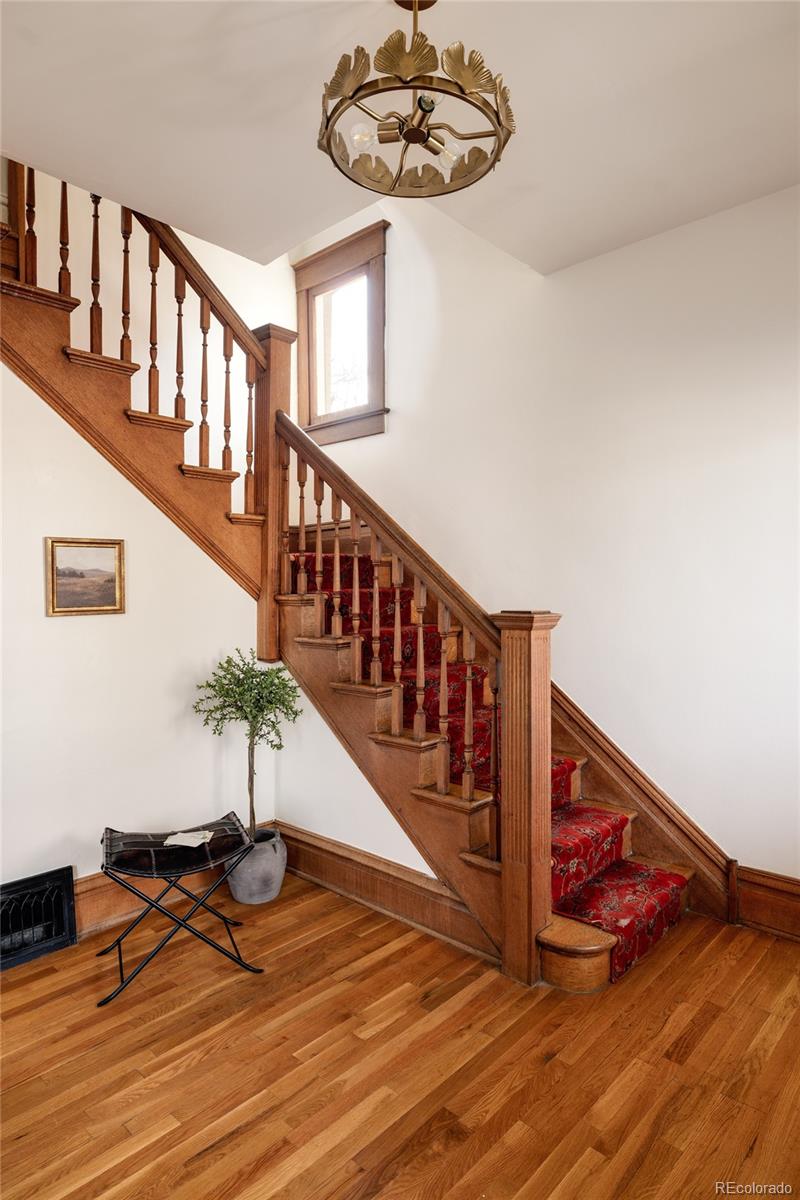 2250 N Hooker Street