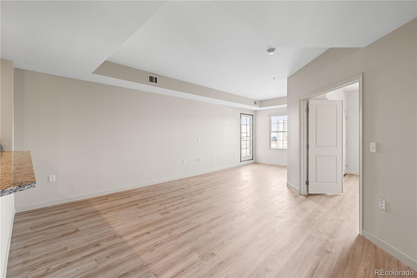 975 N Lincoln Street Unit: 8B