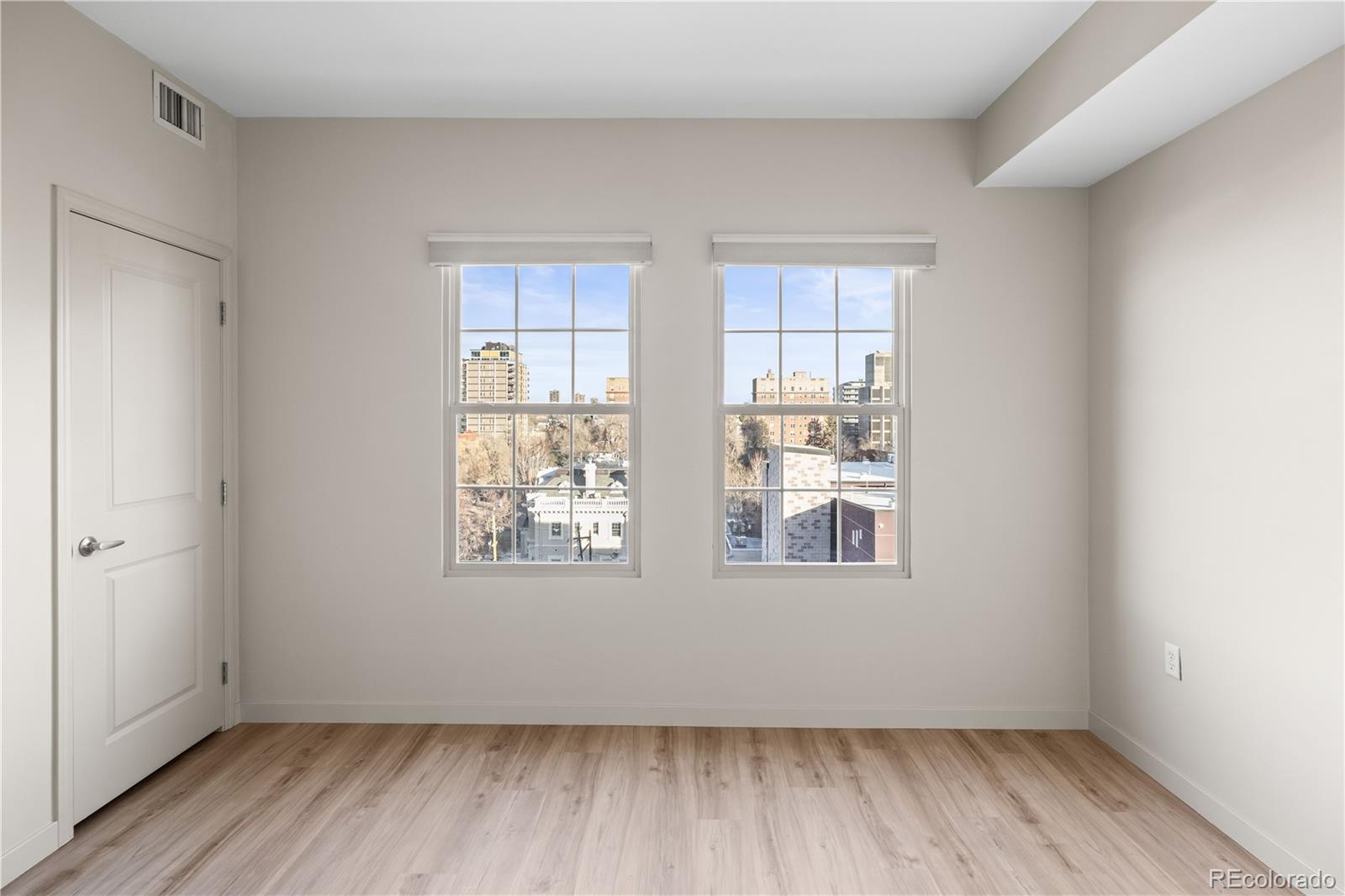 975 N Lincoln Street Unit: 8B