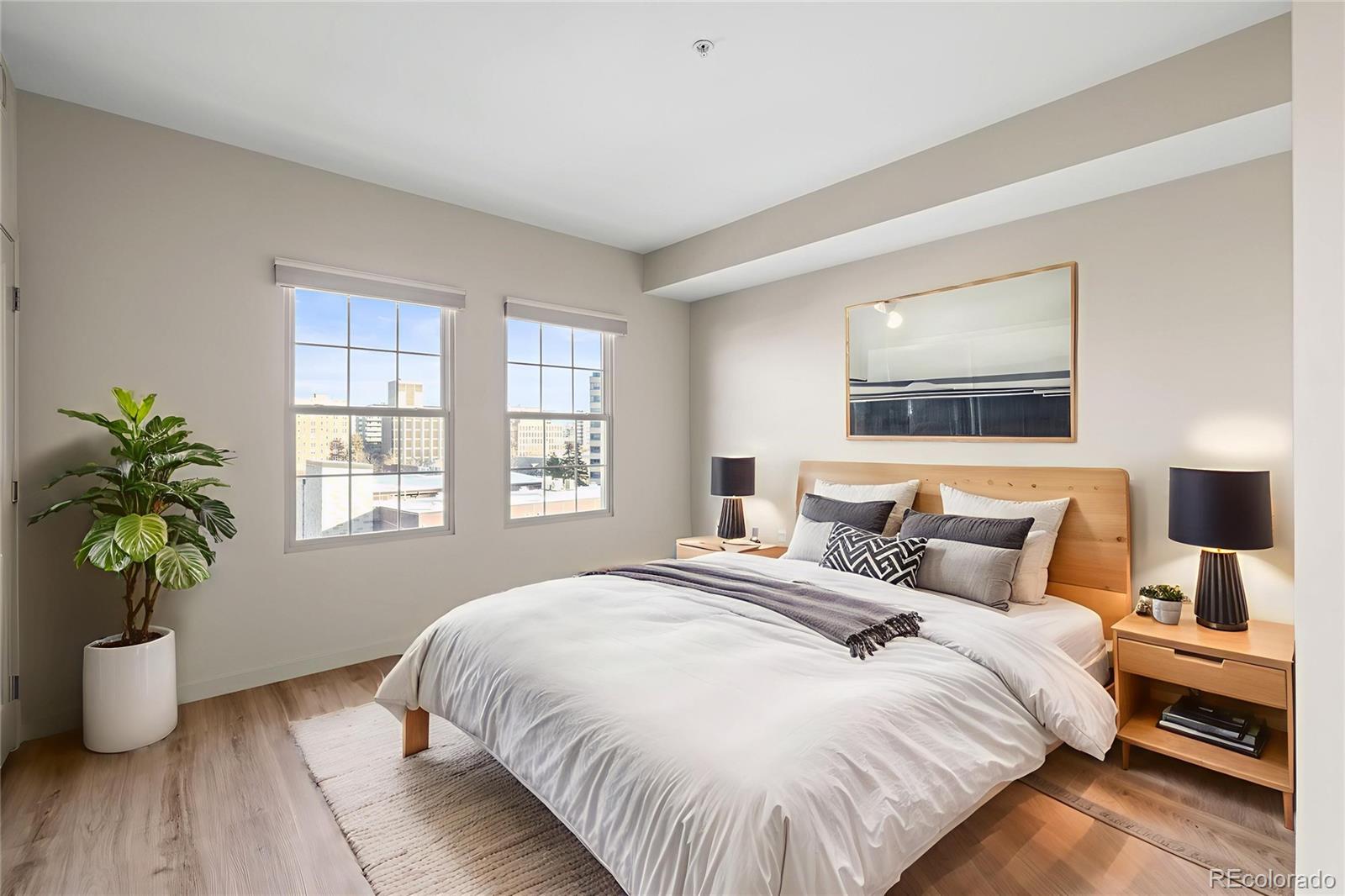 975 N Lincoln Street Unit: 8B