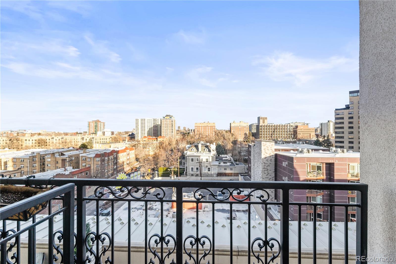 975 N Lincoln Street Unit: 8B