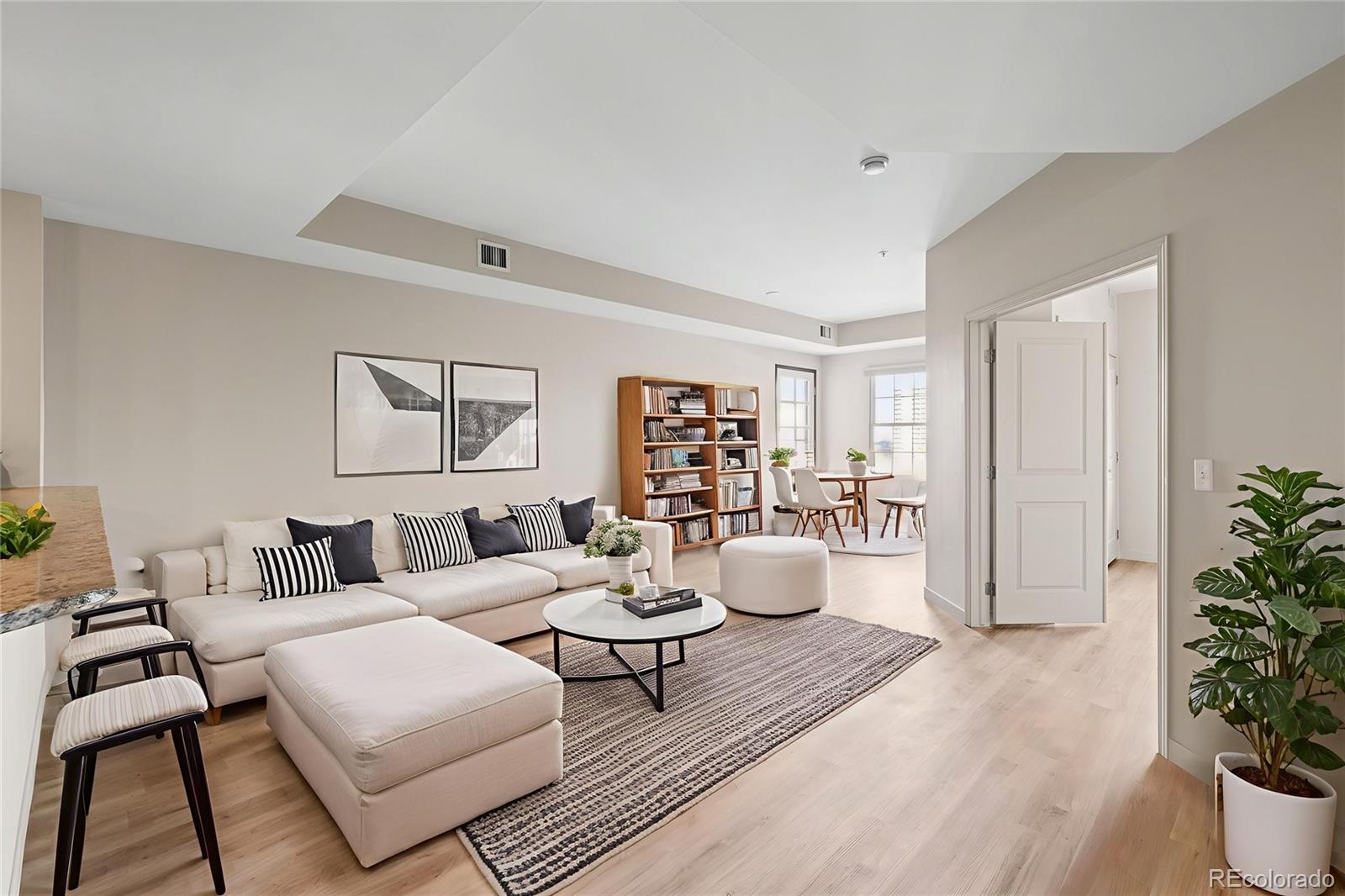 975 N Lincoln Street Unit: 8B