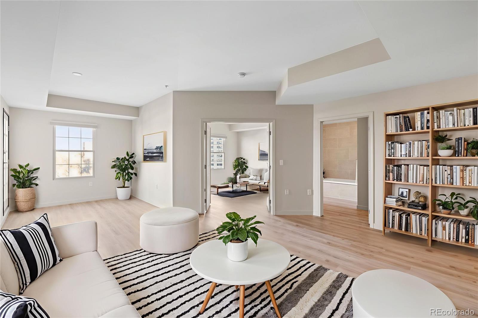 975 N Lincoln Street Unit: 8B