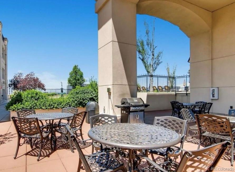 975 N Lincoln Street Unit: 8B