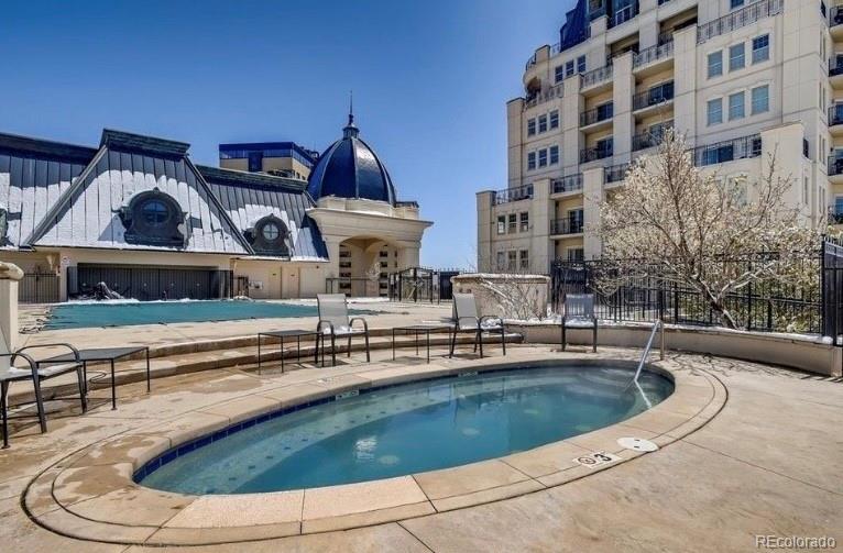 975 N Lincoln Street Unit: 8B