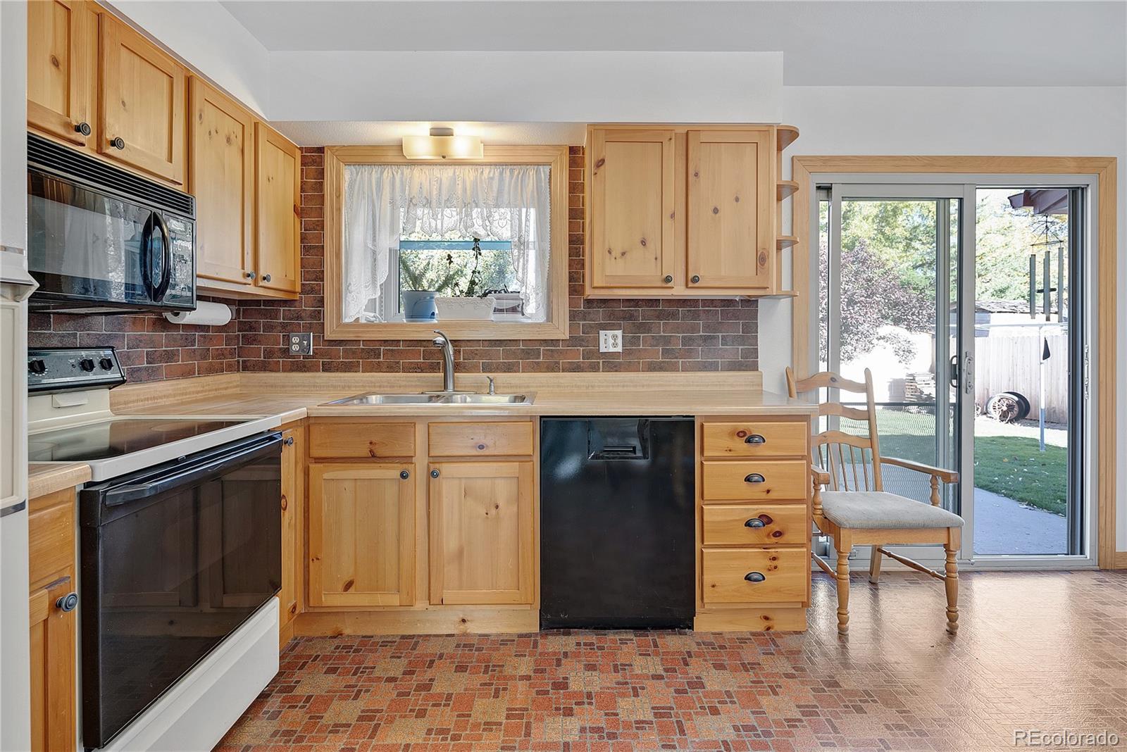 4608 S Alkire Street