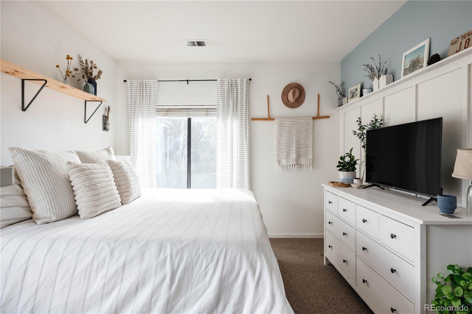 7428 S Alkire Street Unit: 205