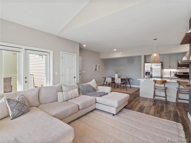 210 S Cherrywood Drive Unit: 303