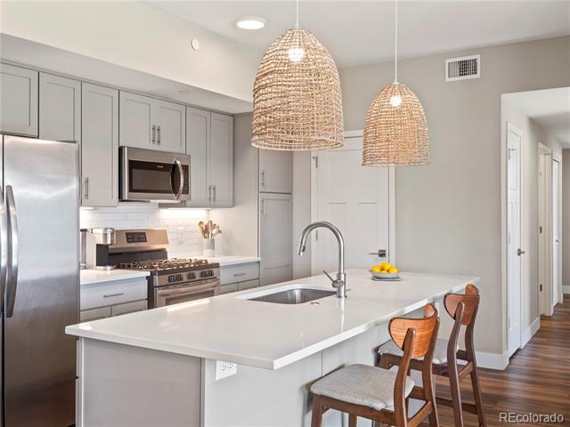210 S Cherrywood Drive Unit: 303