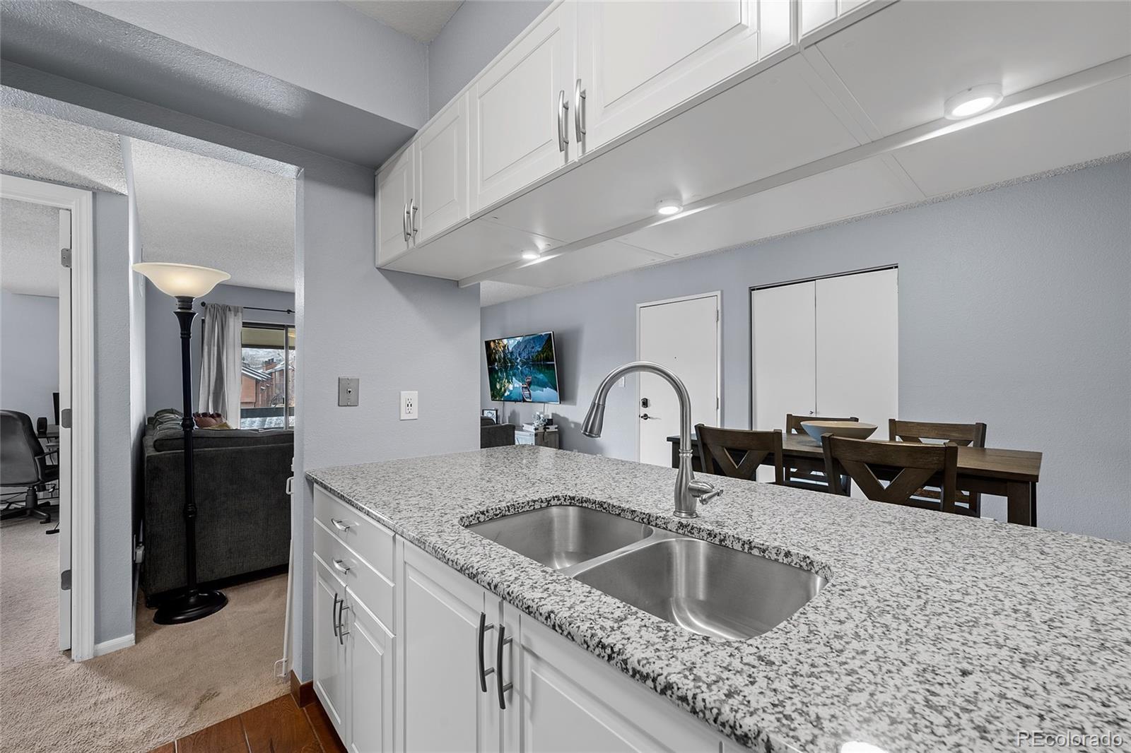 459 Wright Street Unit: 302