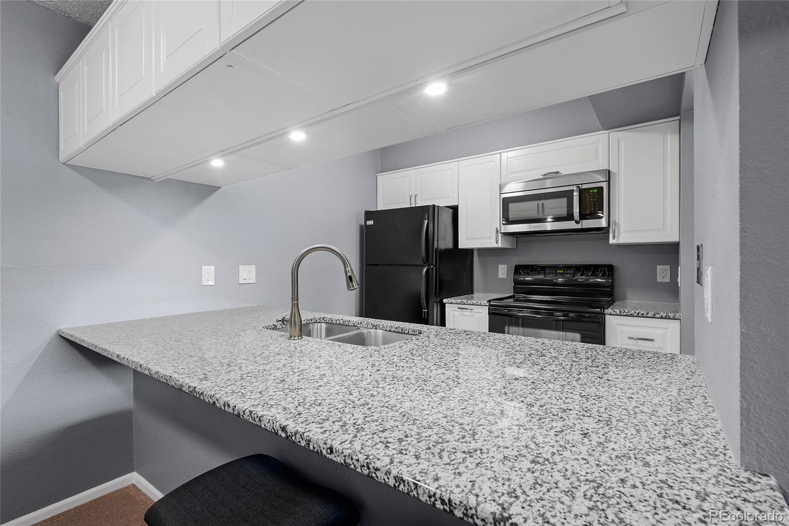 459 Wright Street Unit: 302