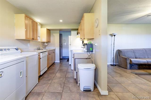 5401 E Warren Avenue Unit: 105