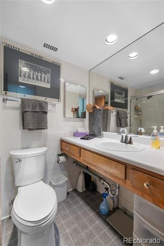 790 N Washington Street Unit: 1004