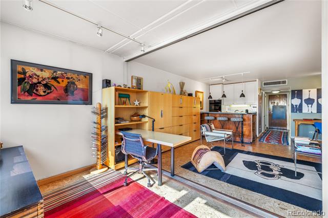 790 N Washington Street Unit: 1004