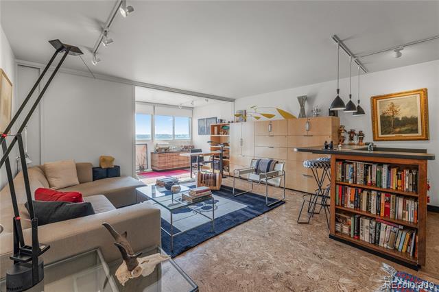 790 N Washington Street Unit: 1004