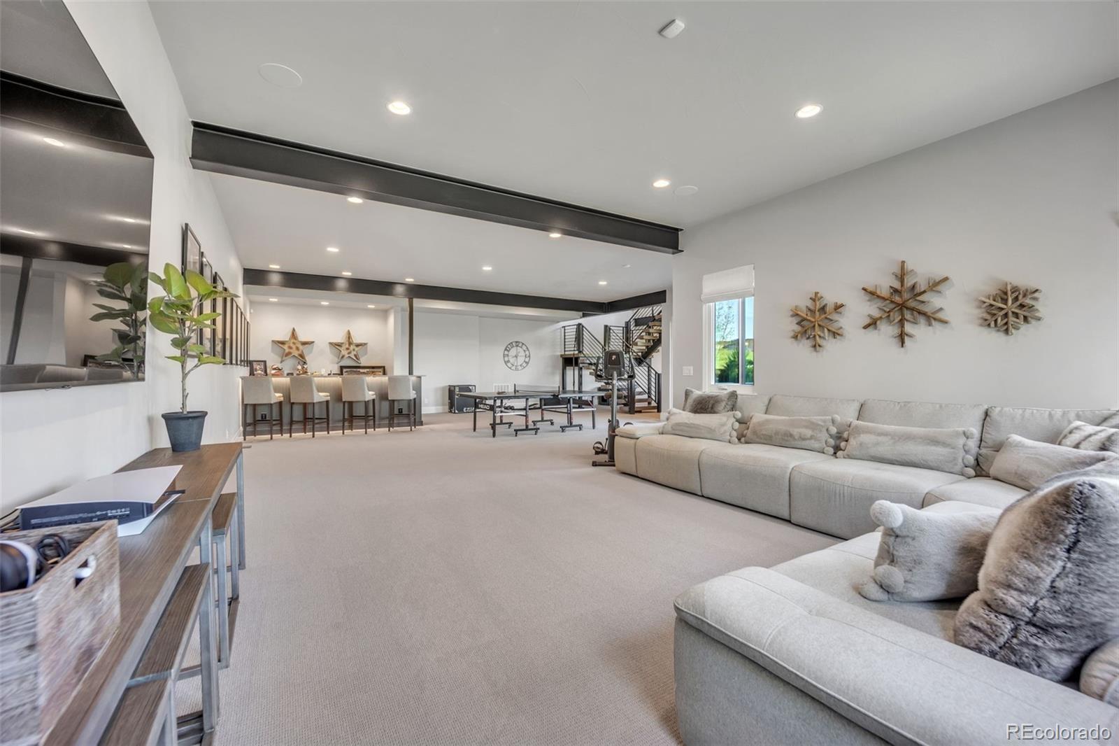 10095 S Shadow Hill Drive