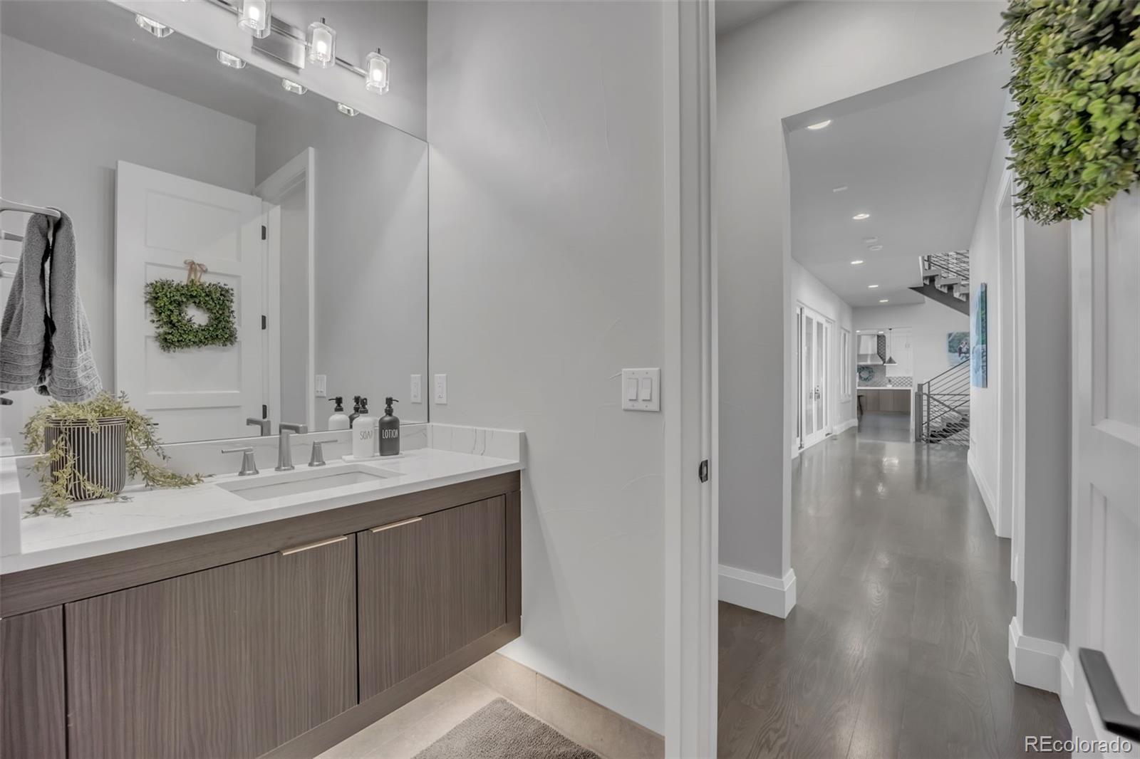 10095 S Shadow Hill Drive