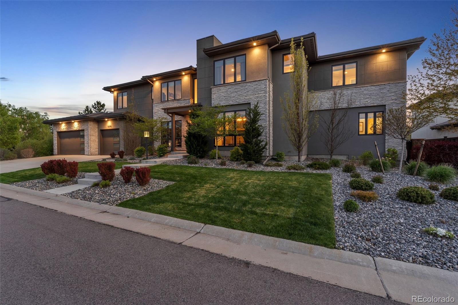 10095 S Shadow Hill Drive