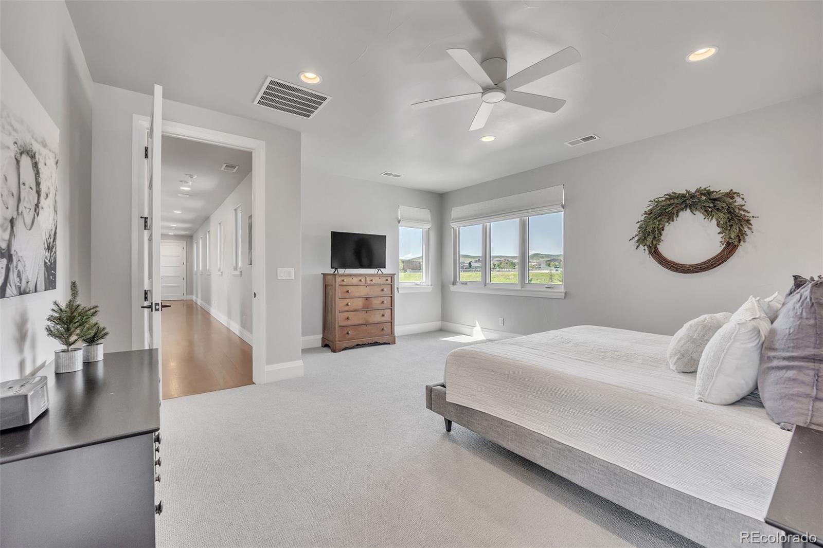 10095 S Shadow Hill Drive