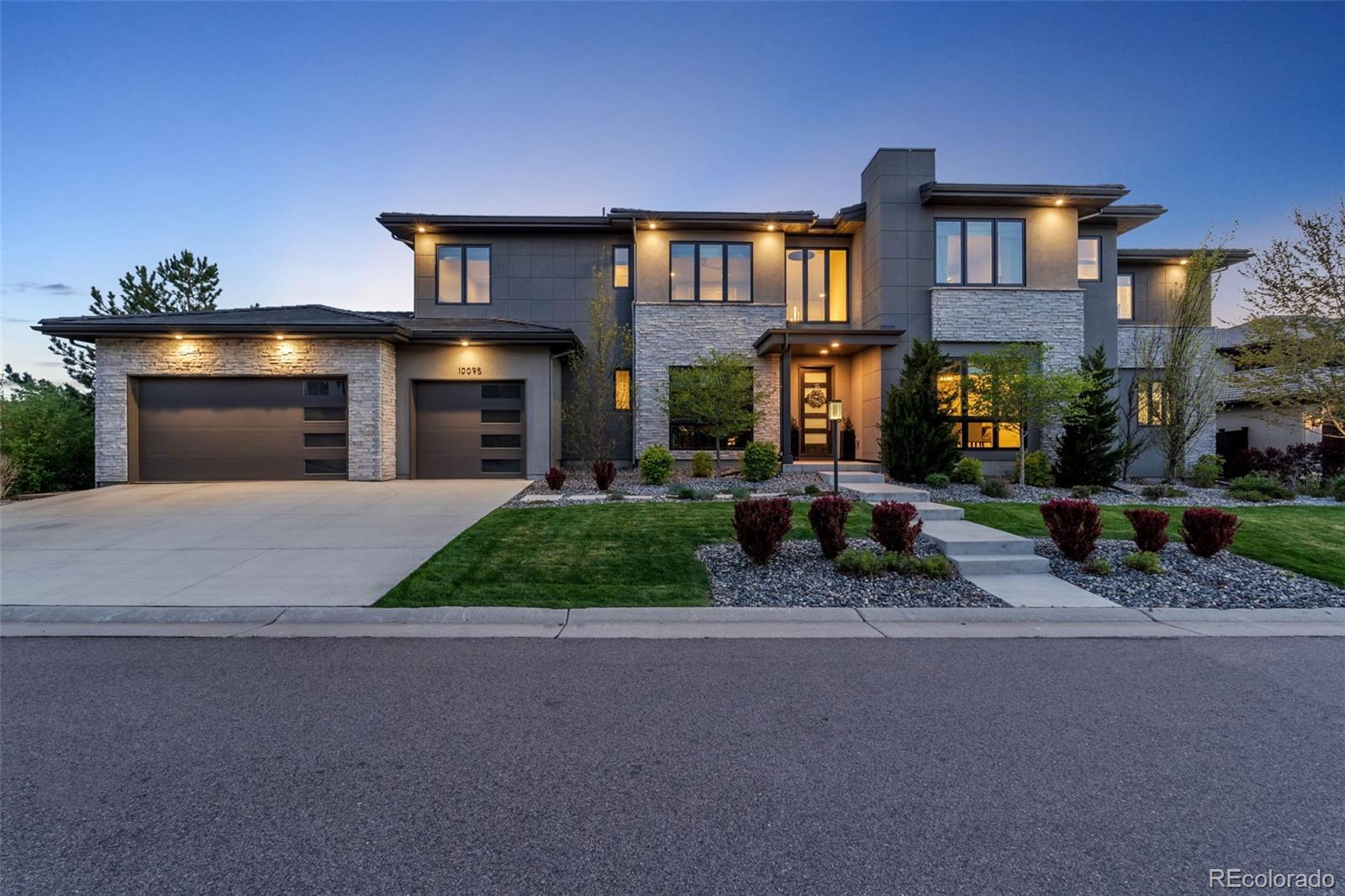 10095 S Shadow Hill Drive