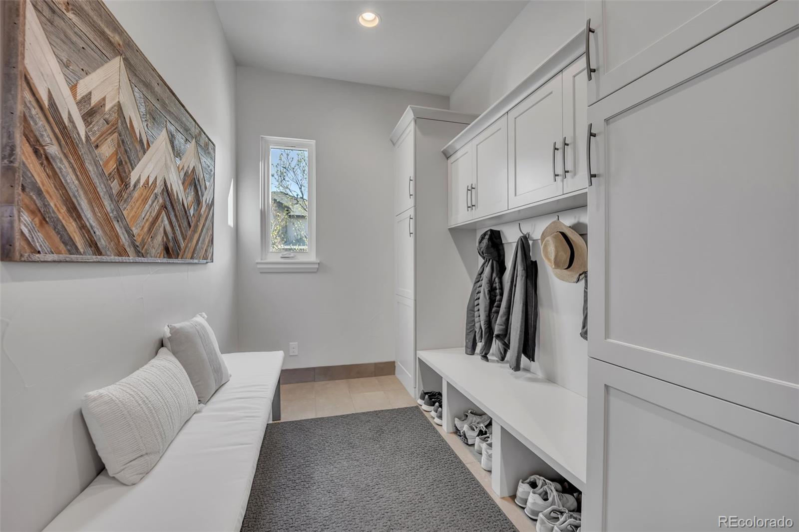 10095 S Shadow Hill Drive