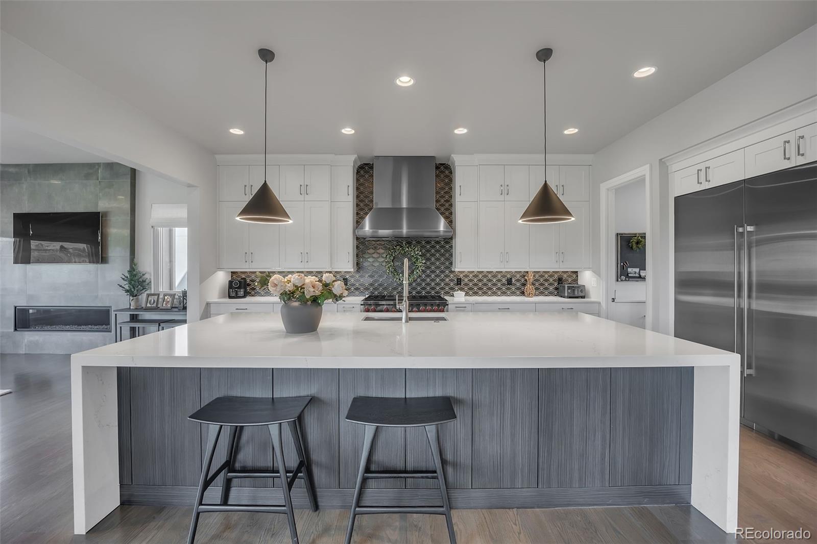 10095 S Shadow Hill Drive