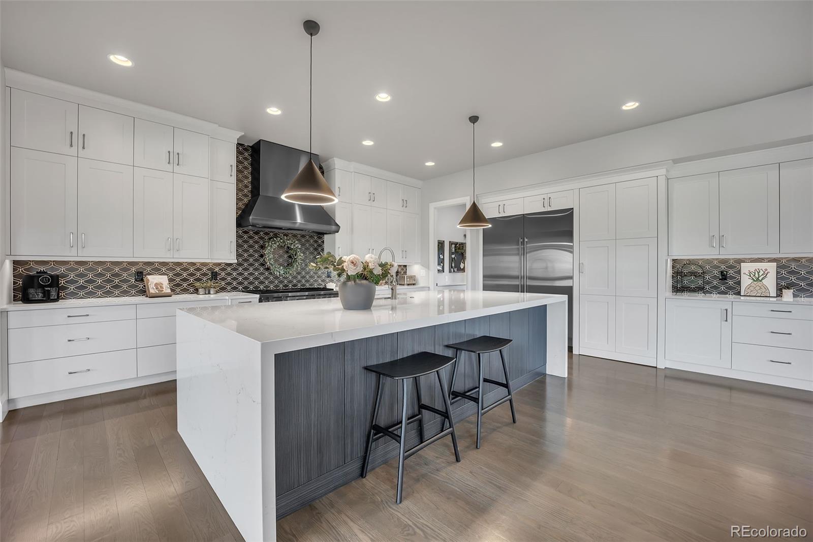 10095 S Shadow Hill Drive