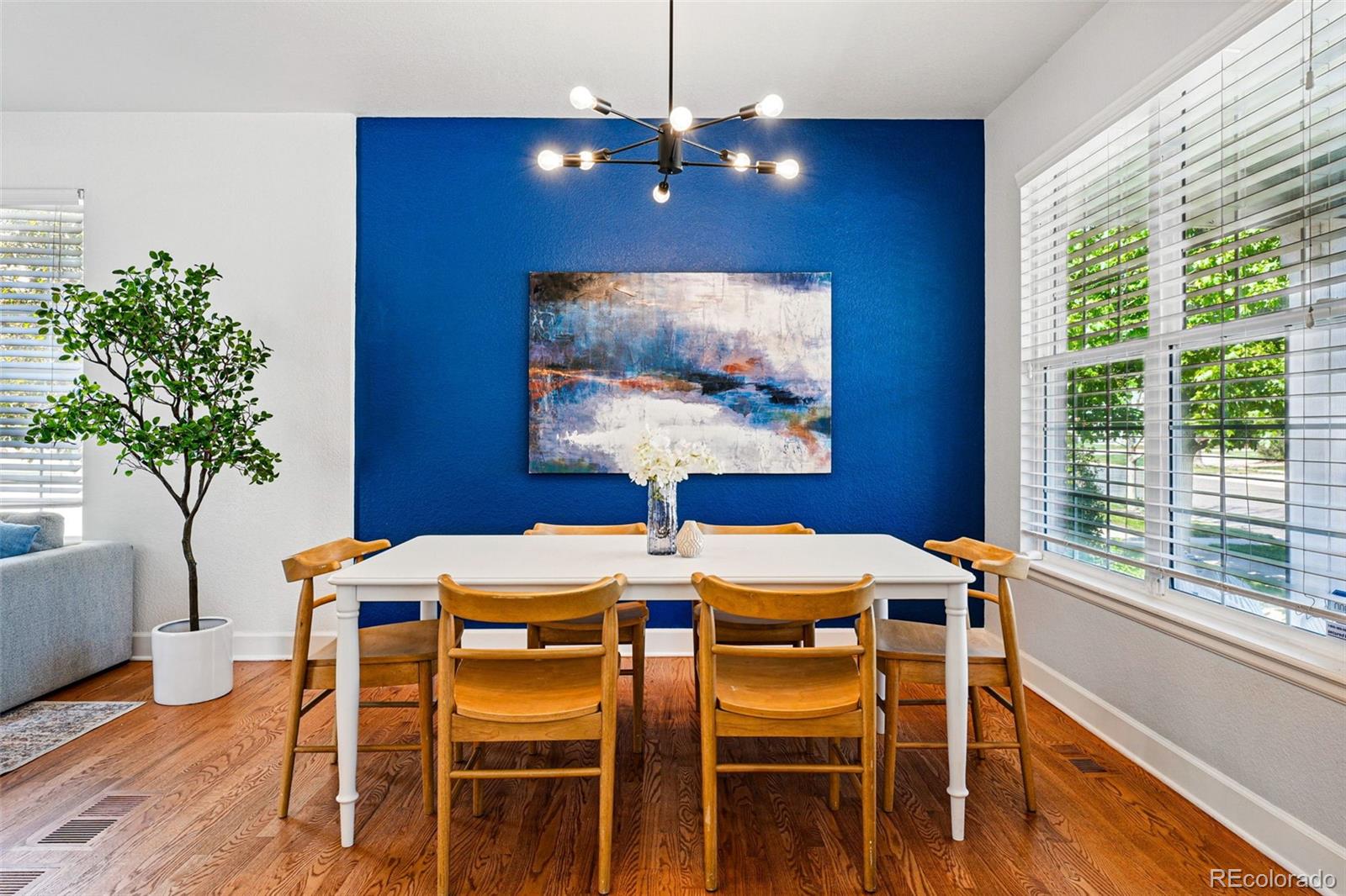 1063 Roslyn Court