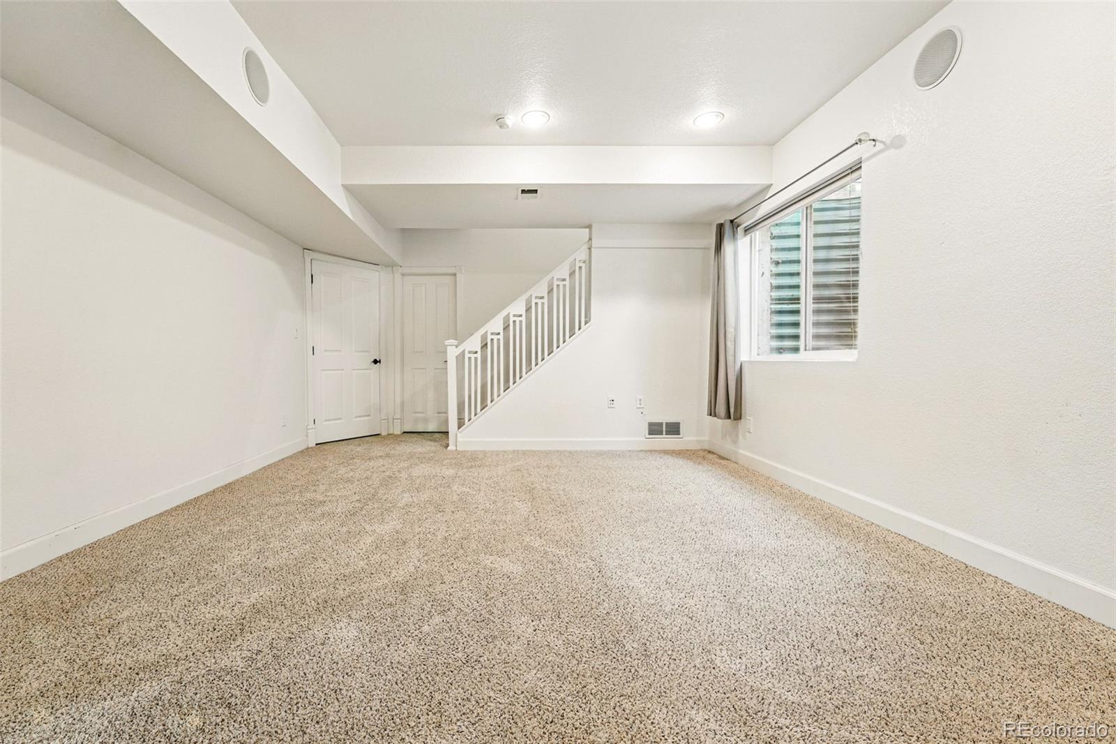 1063 Roslyn Court