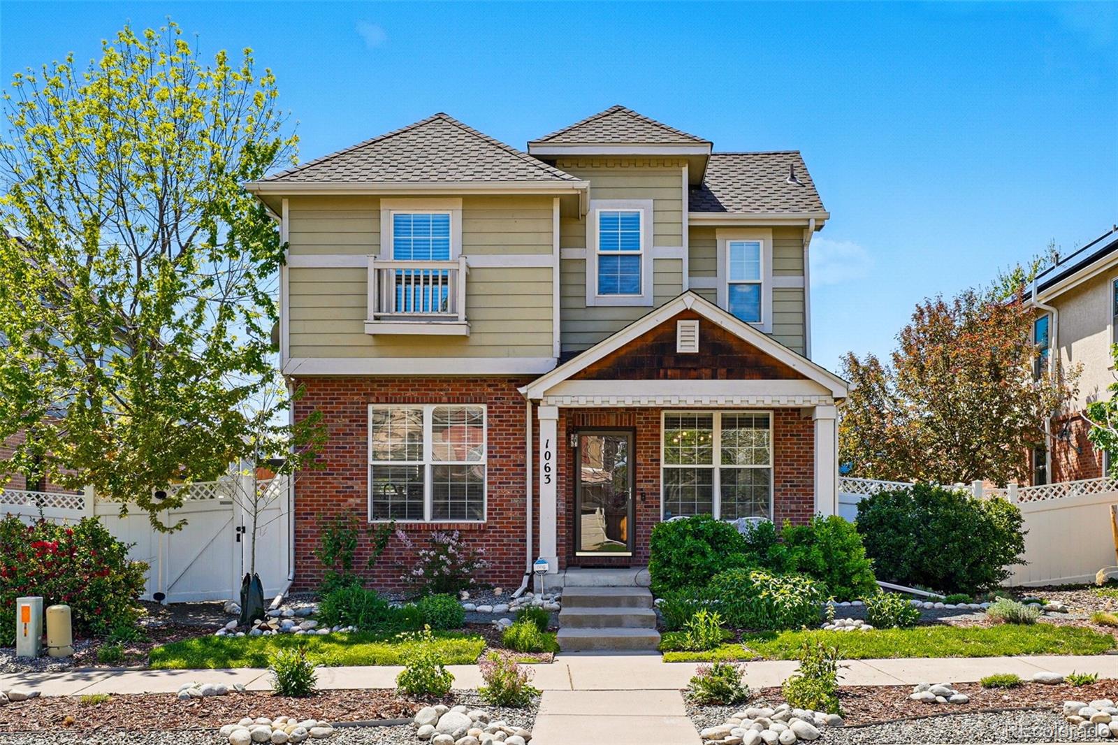 1063 Roslyn Court