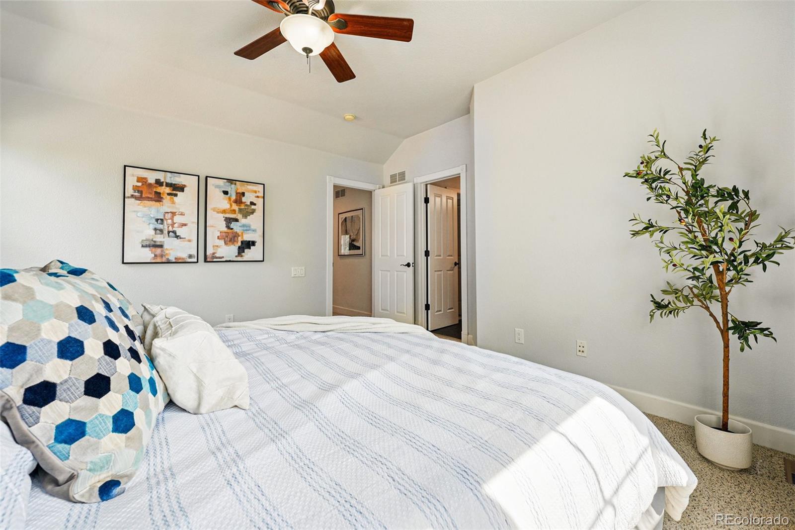1063 Roslyn Court