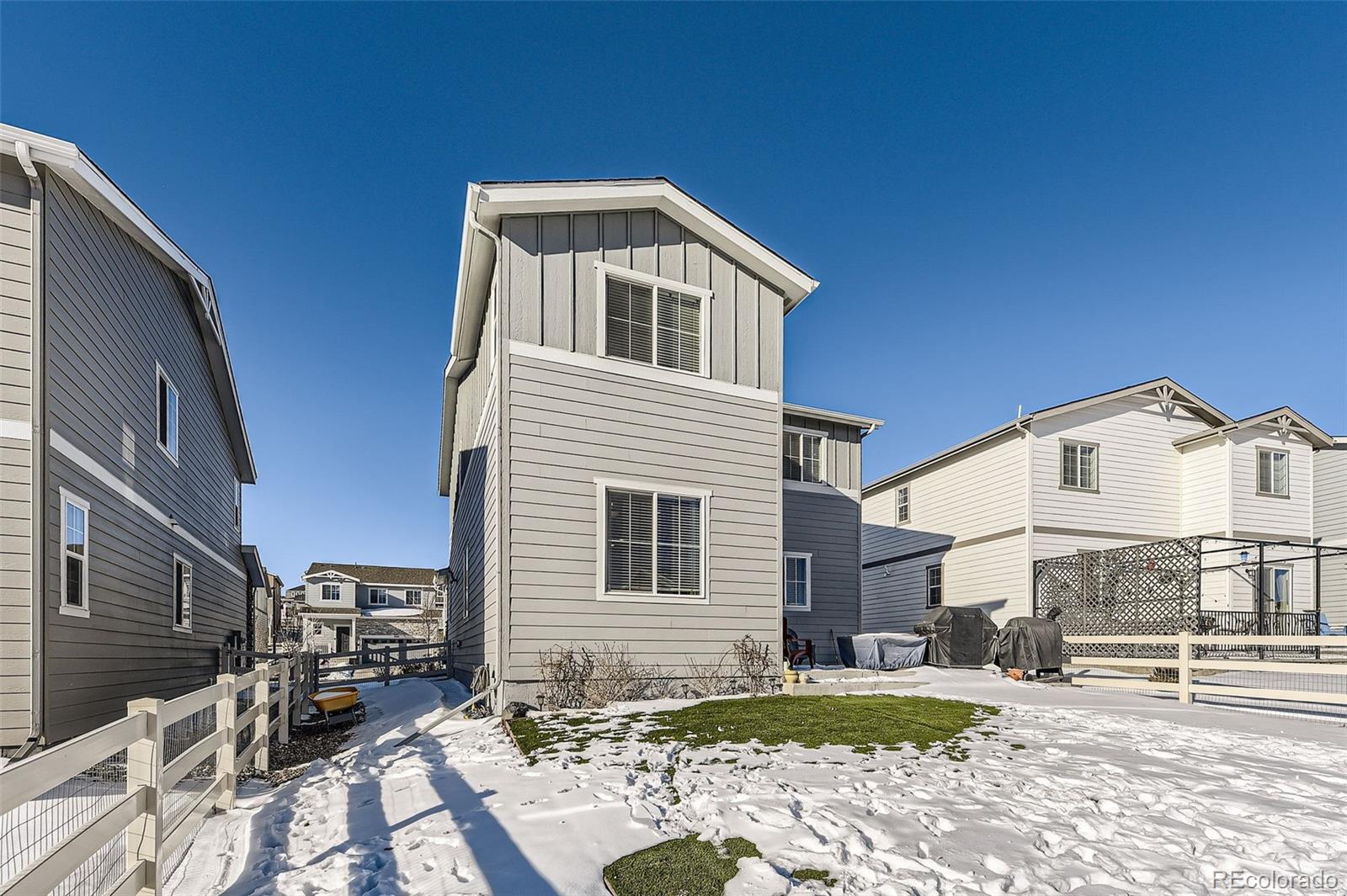 5332 Blue Lunar Lane