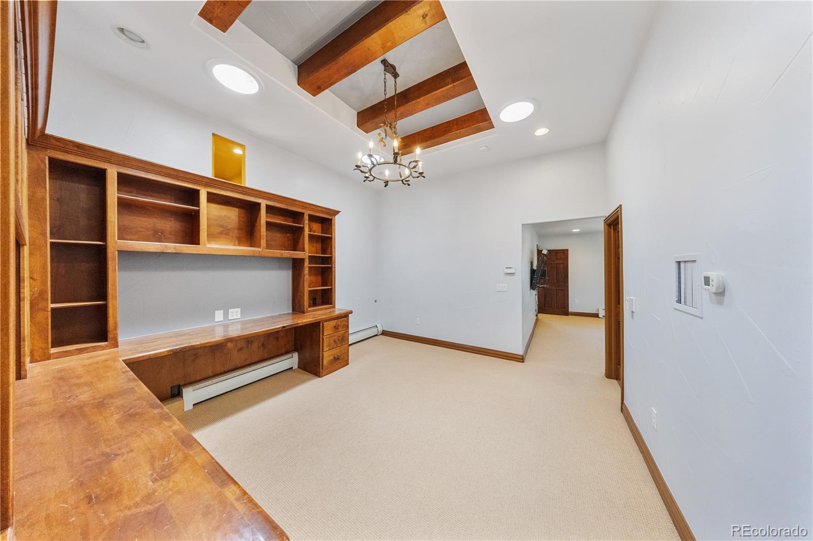 850 E Radcliff Avenue