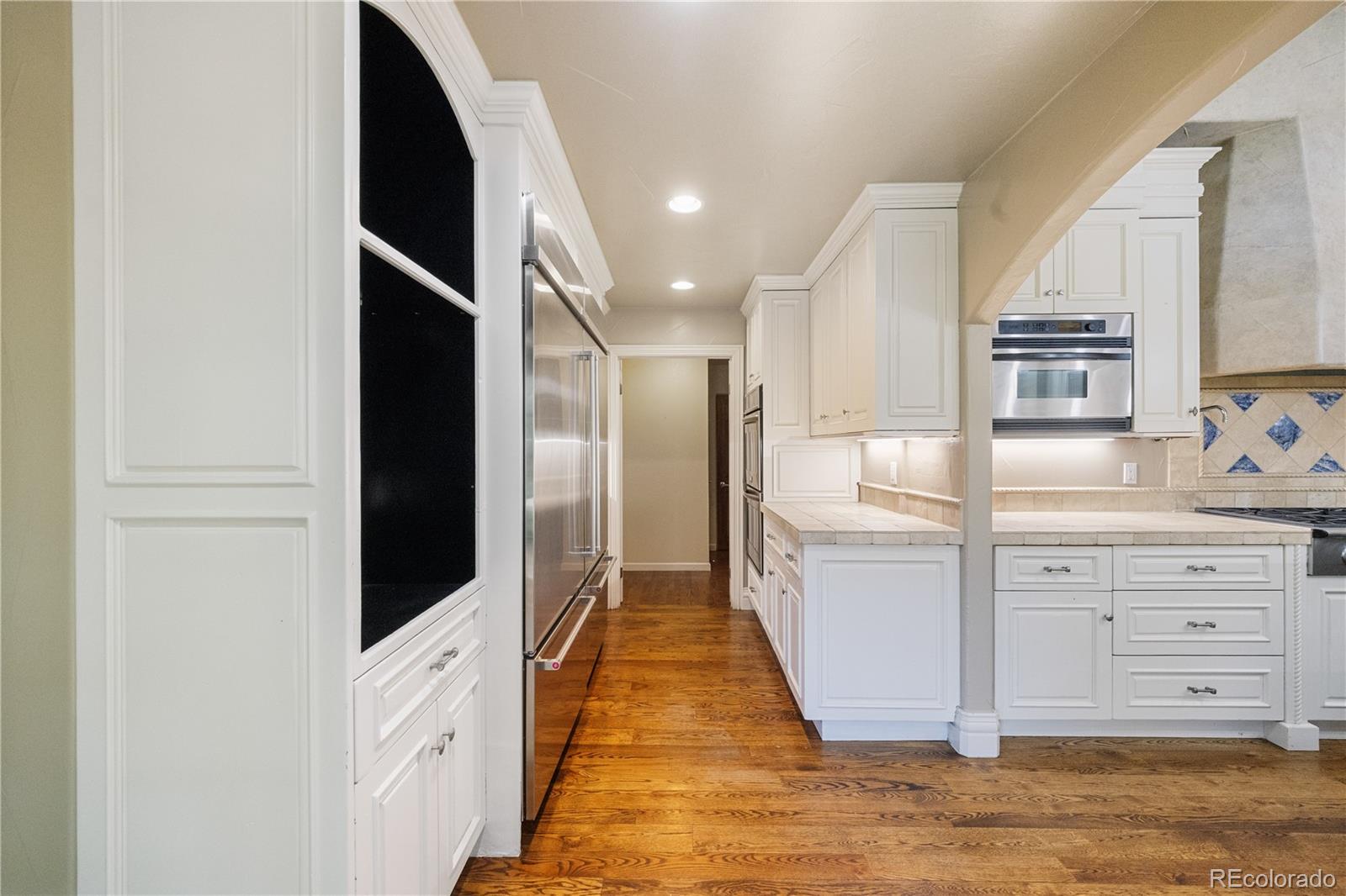 850 E Radcliff Avenue