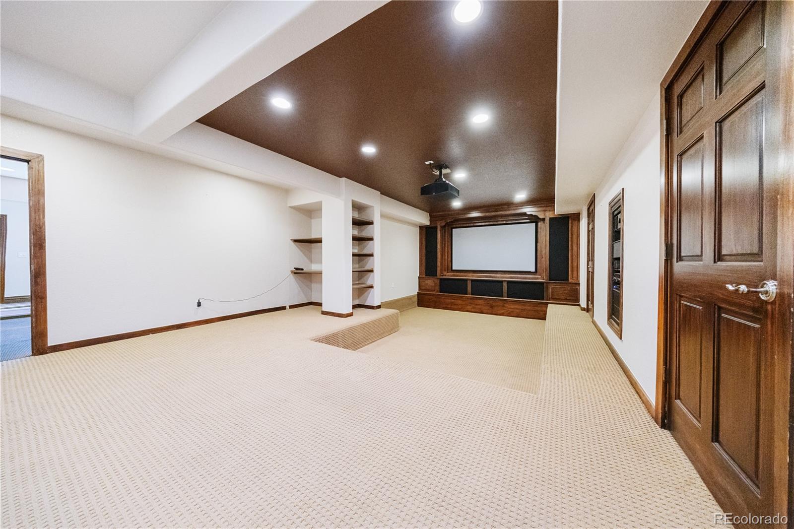 850 E Radcliff Avenue