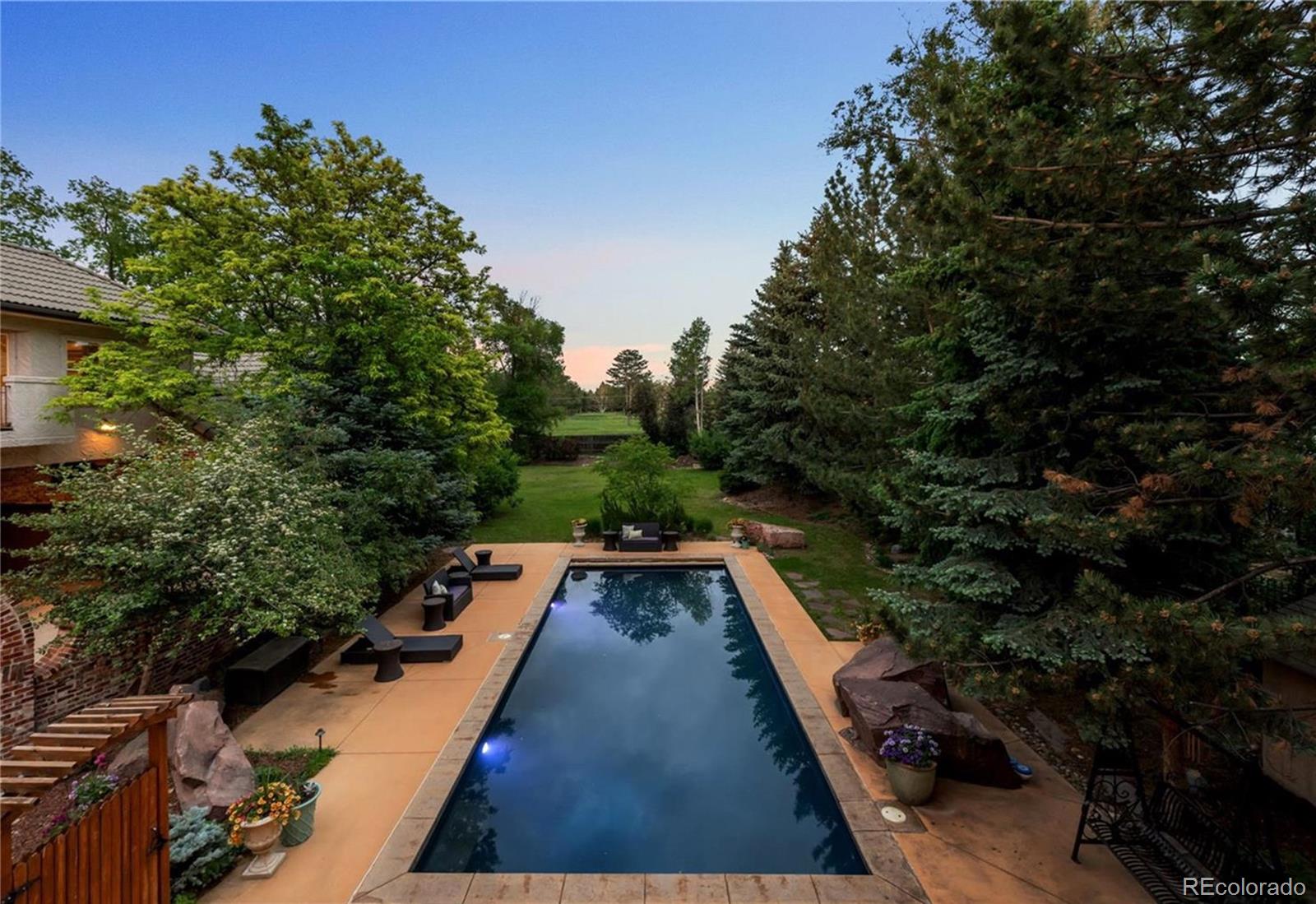 850 E Radcliff Avenue