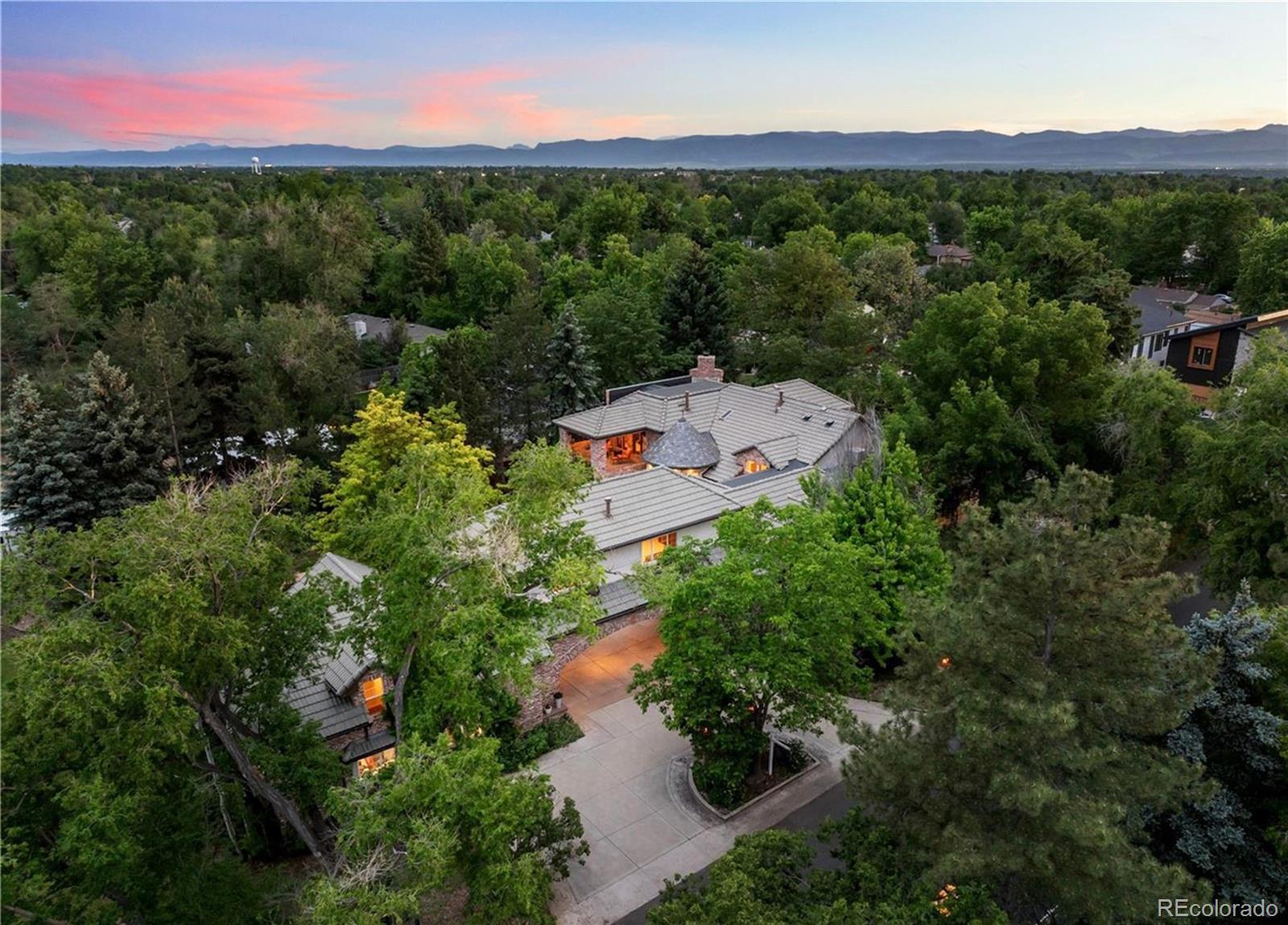 850 E Radcliff Avenue